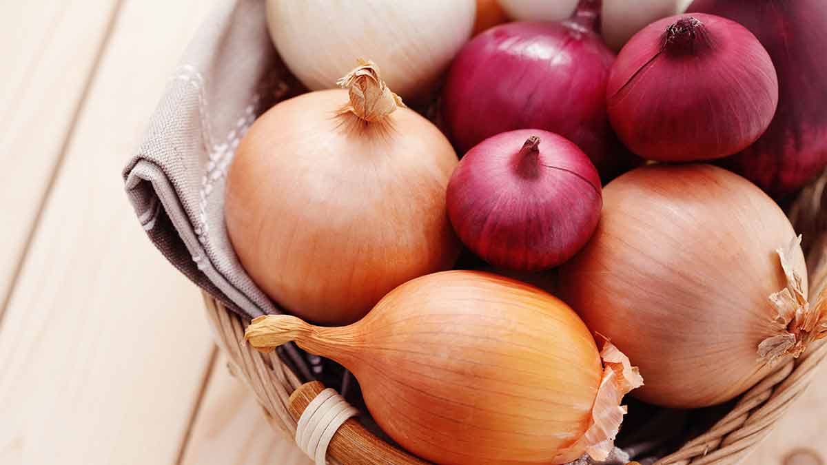 onions-in-bowl